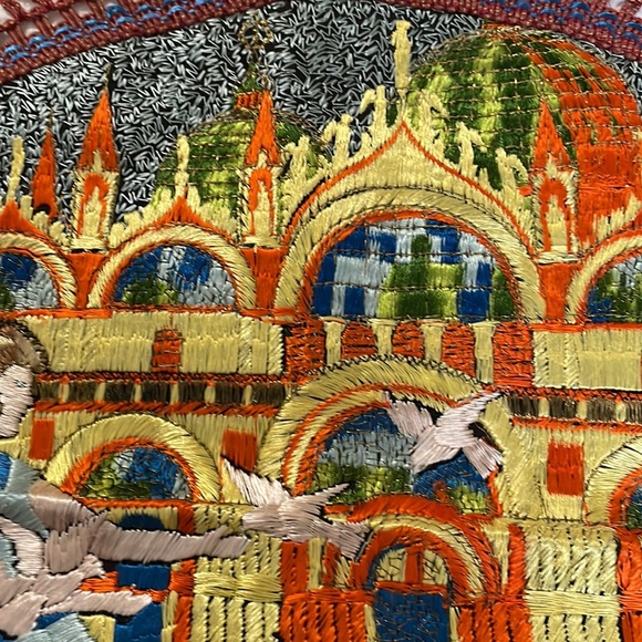 Vintage Girl feeding birds in front of Tag Mahal embroidery with tassels - Picture 5 of 5